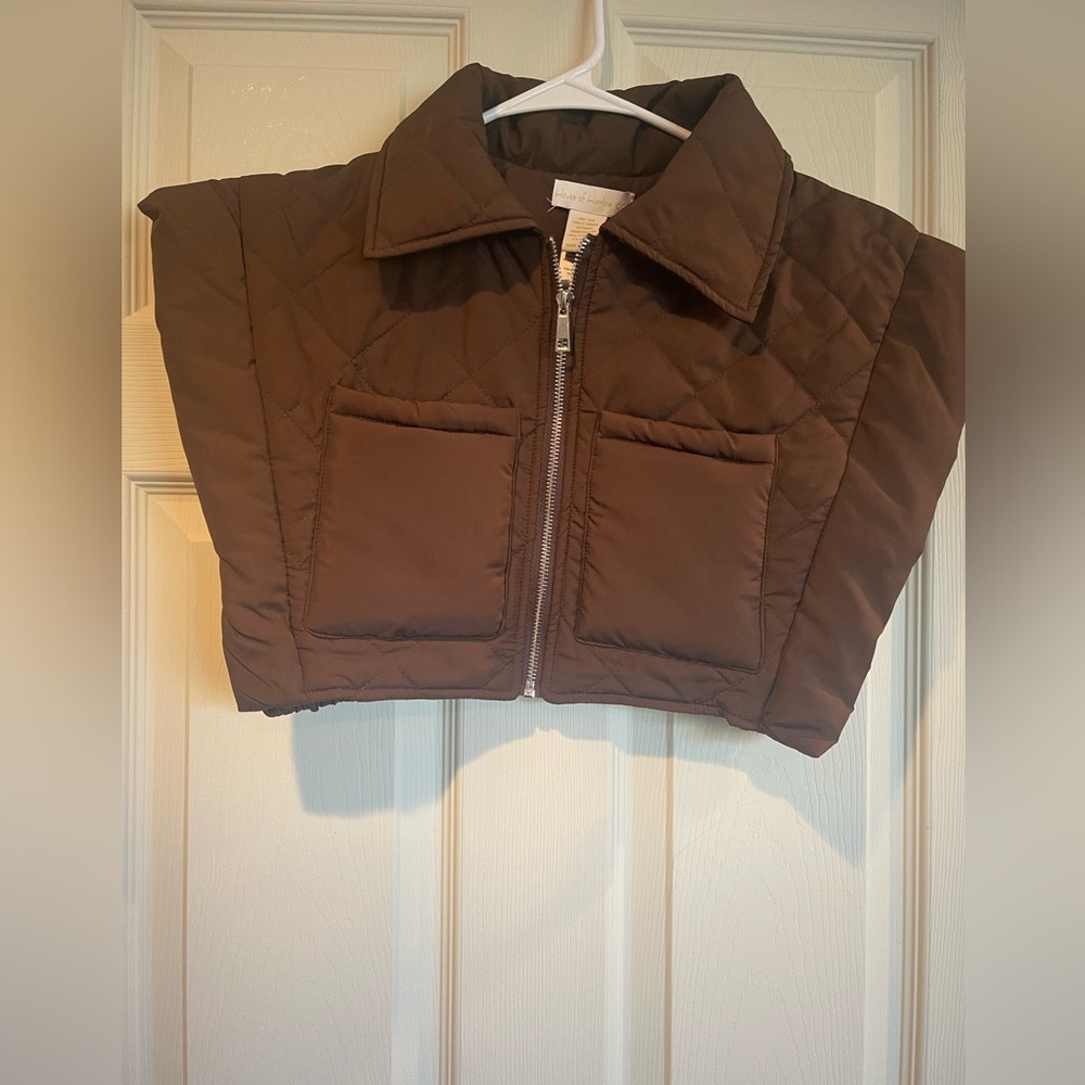 Cropped quilted vest
